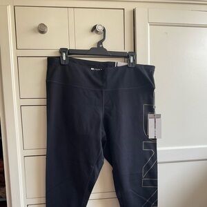 DKNY black women’s Leggings